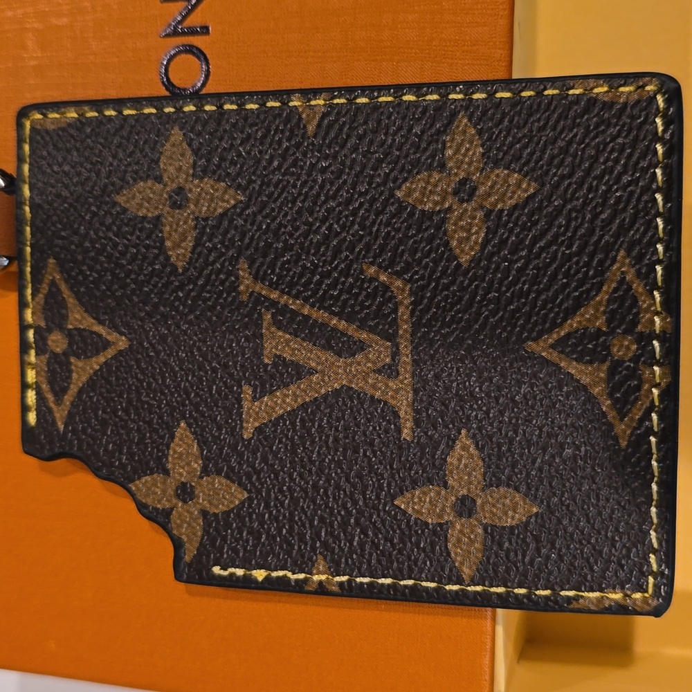 Luxury Brown and Gold Chocolate Bar Keychain - Picture 3 of 8